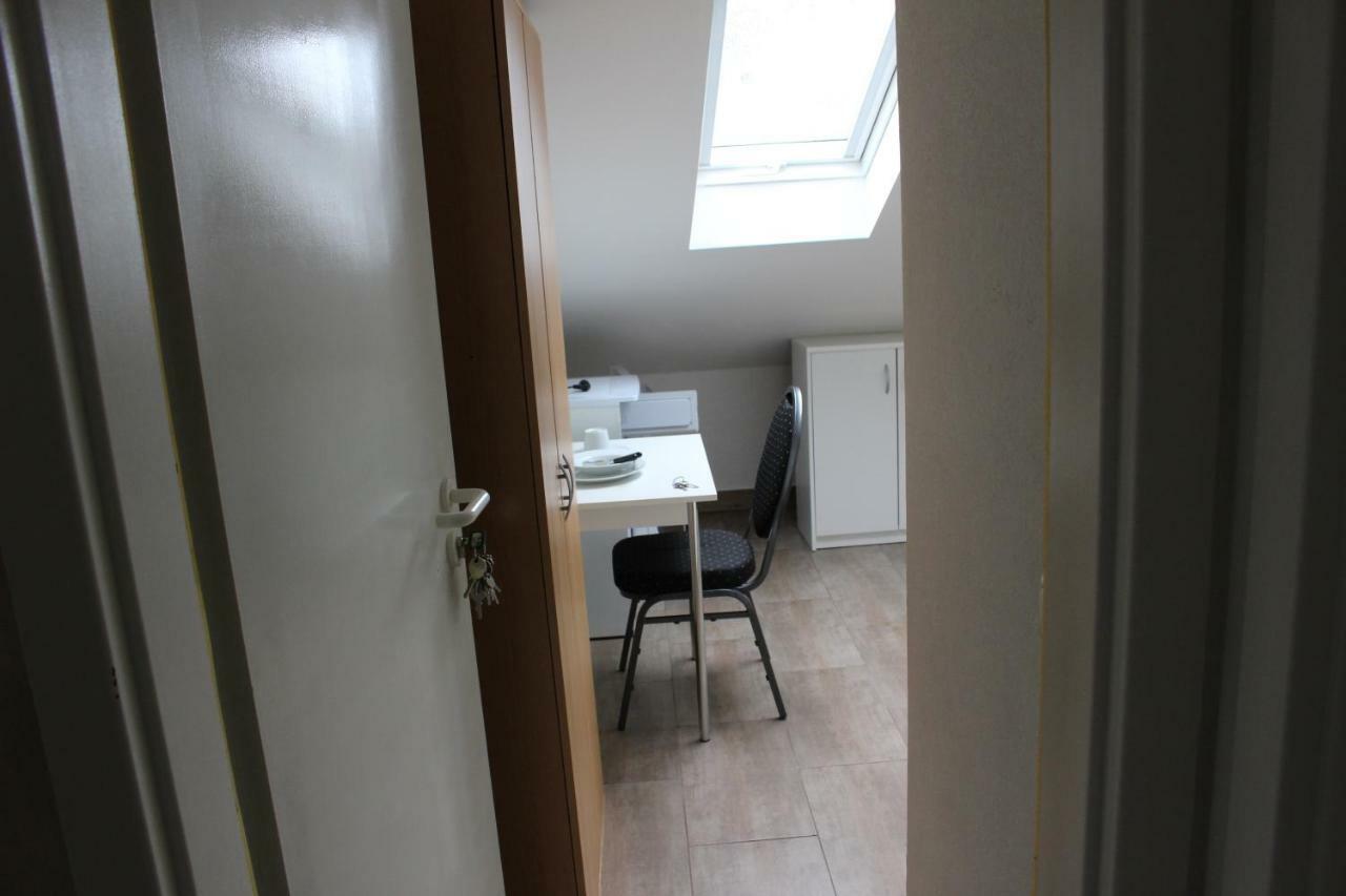 Zv-Scholtz Gaestehaus Neuoetting Simbacher Strasse 7 Eksteriør bilde